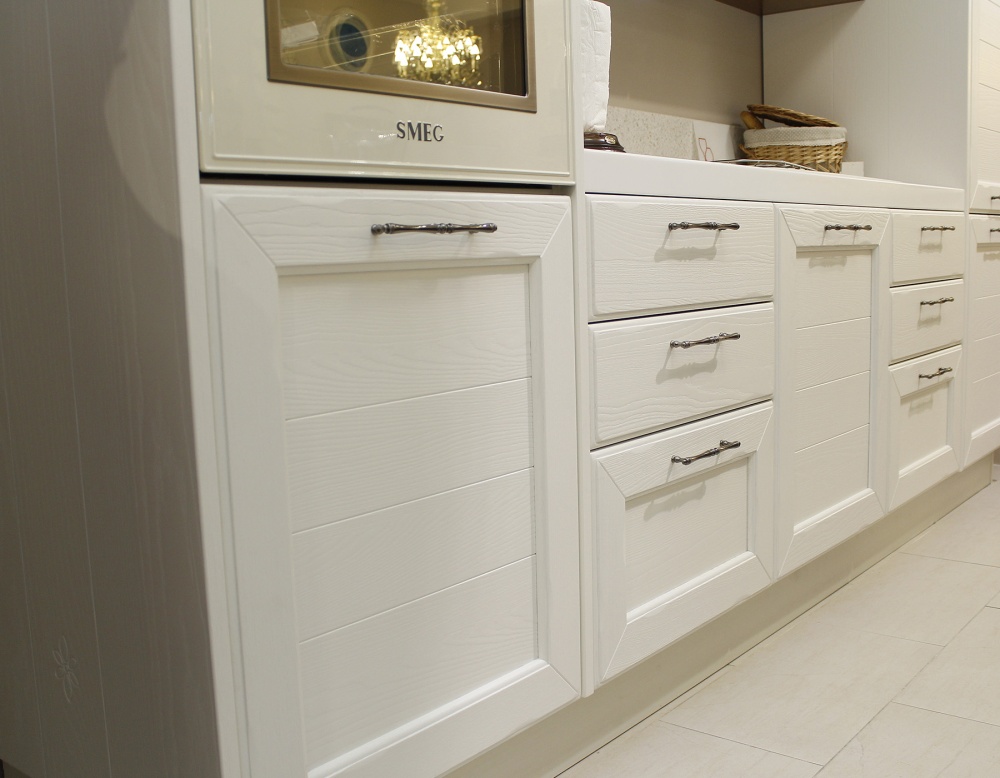 Деревянная кухня купить из наличия Claudia Италия LUBE cucine в Пластуновской