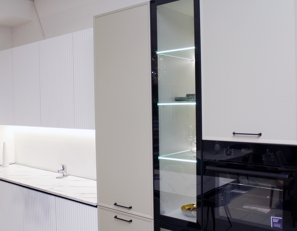 Кухня в современном стиле недорого VITTO из наличия купить в Пластуновской